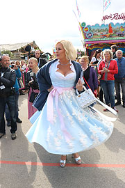 Claudia Effenberg bei der Sixt Damen Wiesn im Schützen Festzelt (Foto: Martin Schmitz)